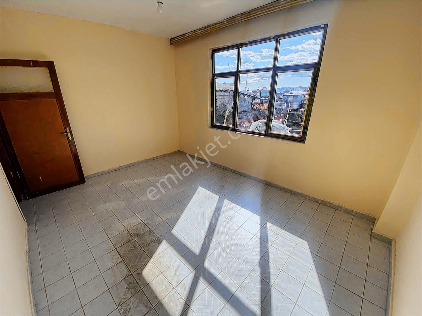 Yüreğır İlim Yoluna Yakın 3 Katlı Bahçeli Satılık - Görsel 21