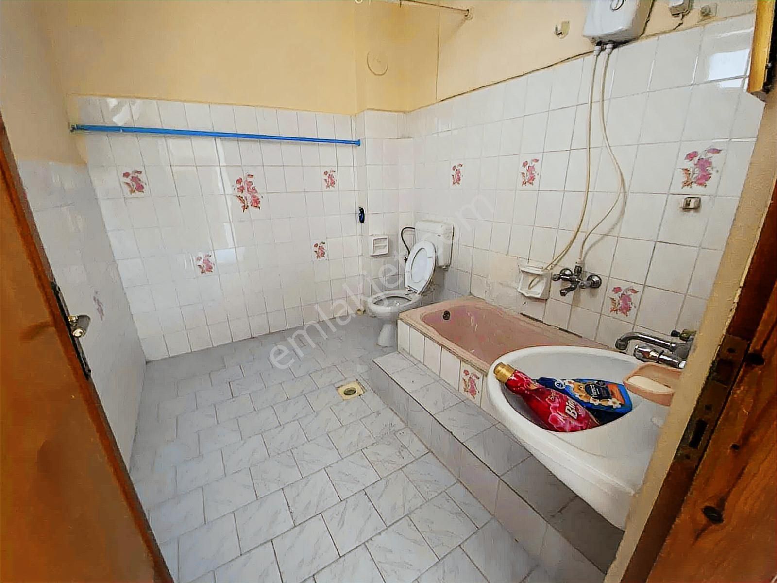 Yüreğır İlim Yoluna Yakın 3 Katlı Bahçeli Satılık - Görsel 19