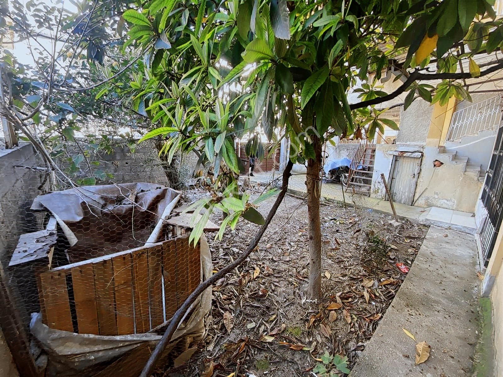 Yüreğır İlim Yoluna Yakın 3 Katlı Bahçeli Satılık - Görsel 12