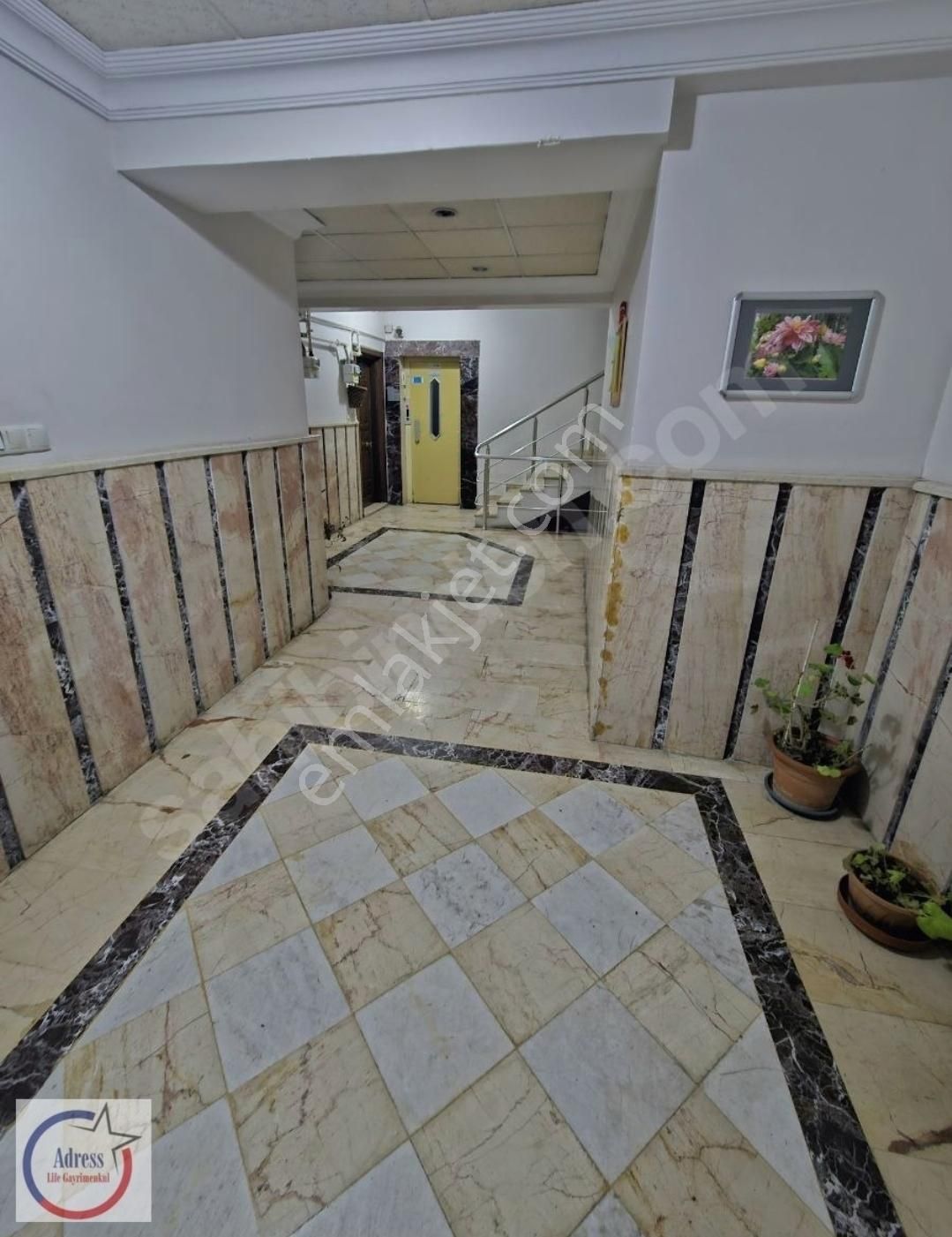 Şerifali Elalmış Cad. Hat Boyuna Çok Yakın Konumda 3+1 Boş - Görsel 27