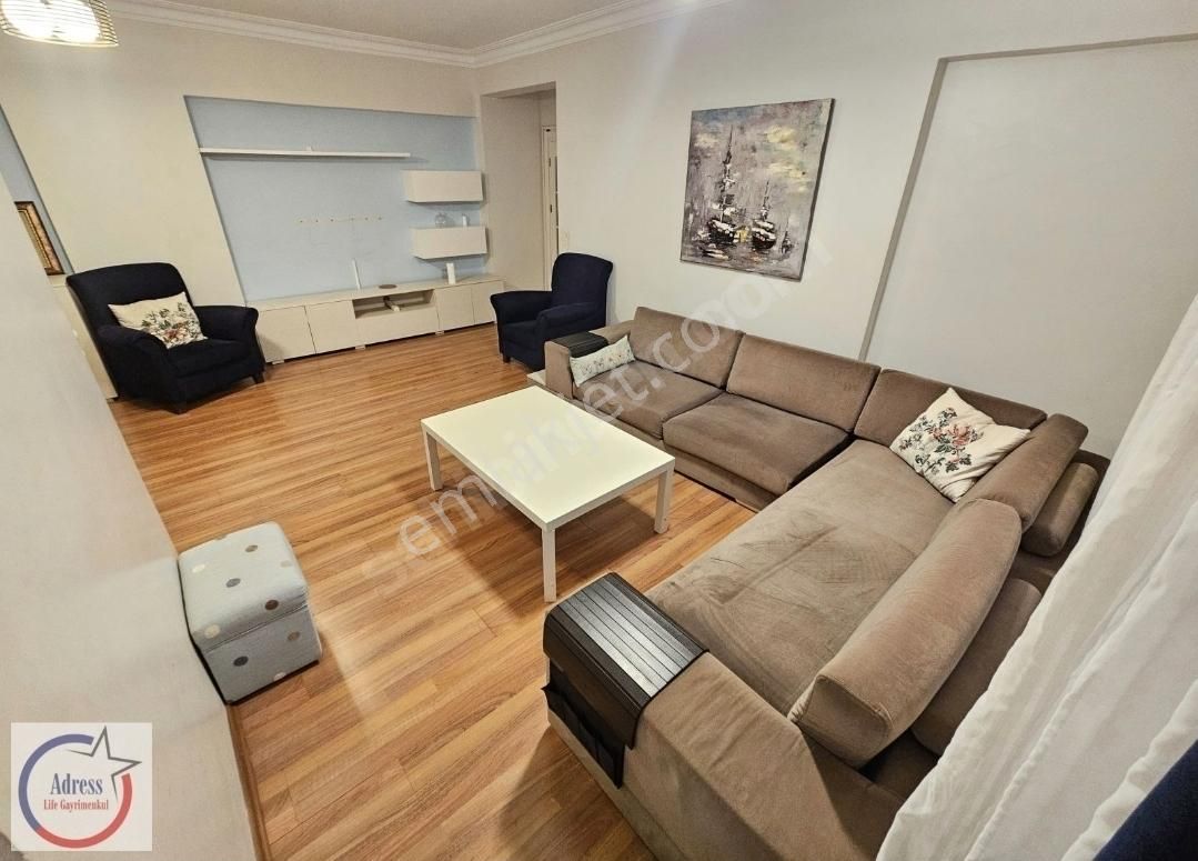 Şerifali Elalmış Cad. Hat Boyuna Çok Yakın Konumda 3+1 Boş - Görsel 2