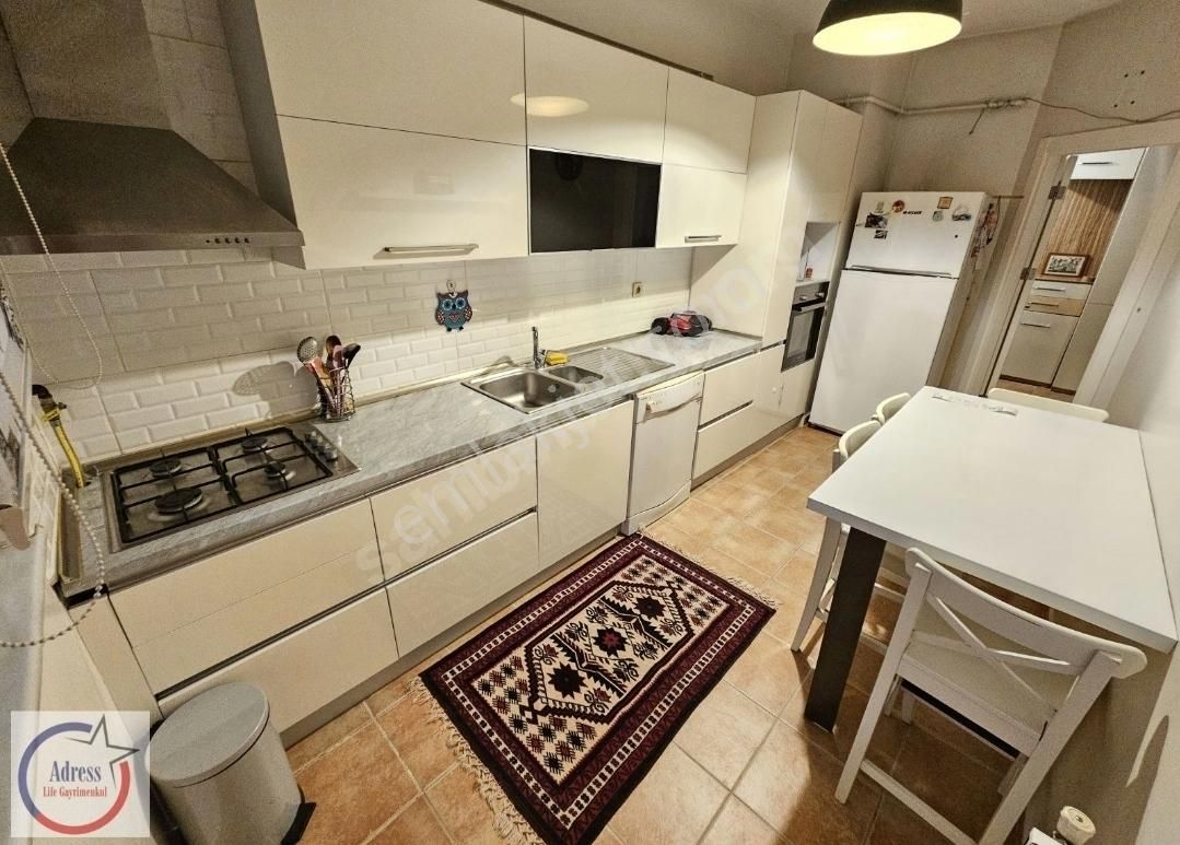 Şerifali Elalmış Cad. Hat Boyuna Çok Yakın Konumda 3+1 Boş - Görsel 19