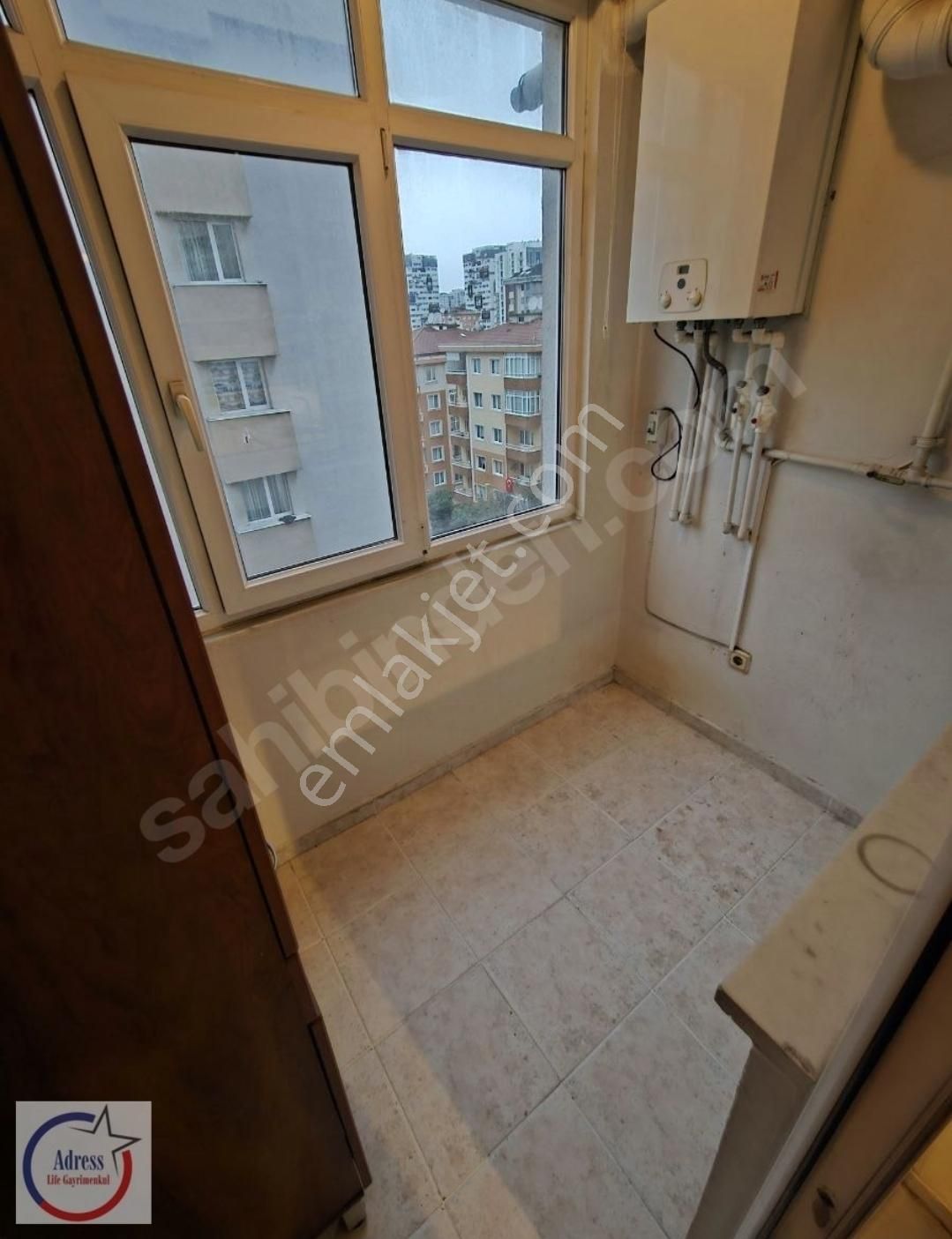 Şerifali Elalmış Cad. Hat Boyuna Çok Yakın Konumda 3+1 Boş - Görsel 20