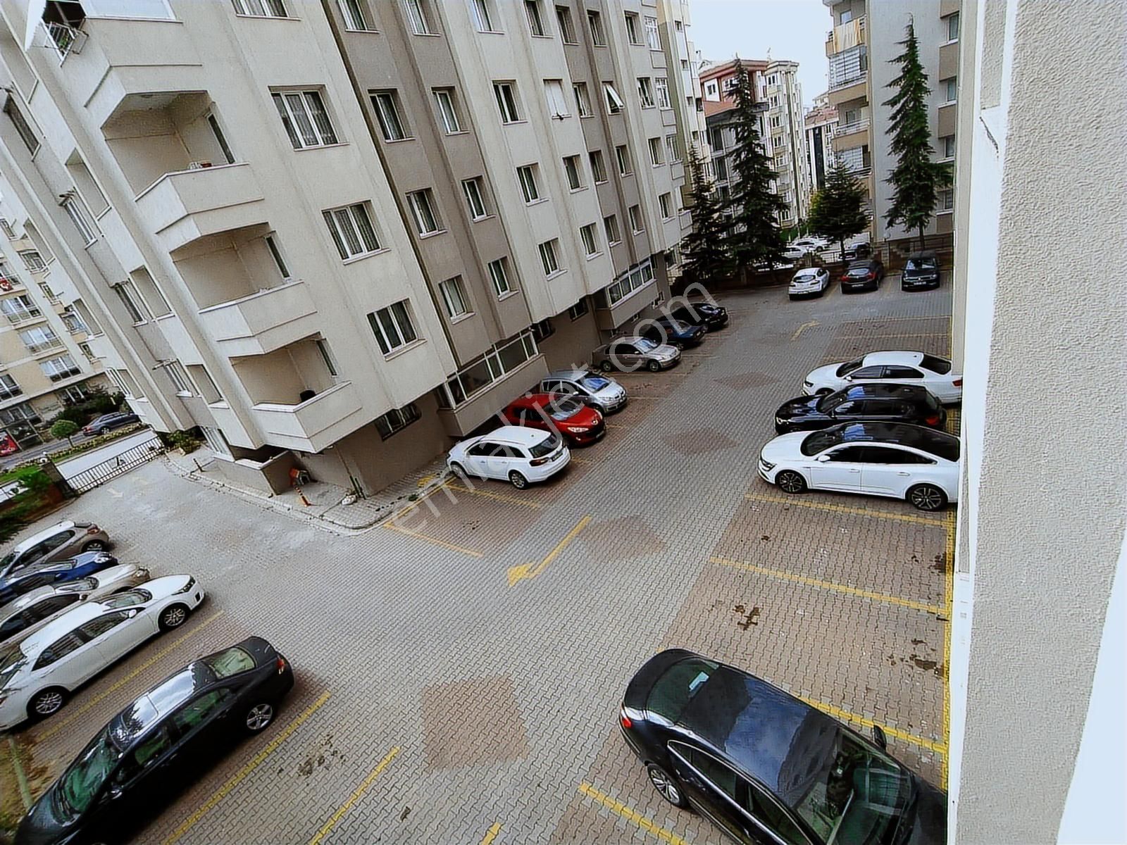 Şerifali Elalmış Cad. Hat Boyuna Çok Yakın Konumda 3+1 Boş - Görsel 31