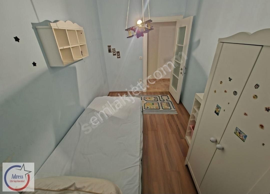 Şerifali Elalmış Cad. Hat Boyuna Çok Yakın Konumda 3+1 Boş - Görsel 13