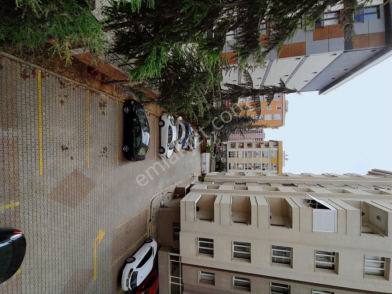 Şerifali Elalmış Cad. Hat Boyuna Çok Yakın Konumda 3+1 Boş - Görsel 25