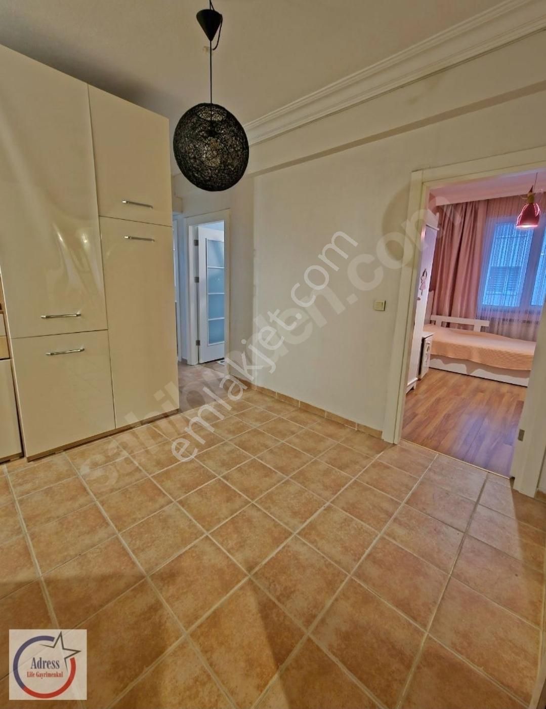 Şerifali Elalmış Cad. Hat Boyuna Çok Yakın Konumda 3+1 Boş - Görsel 21