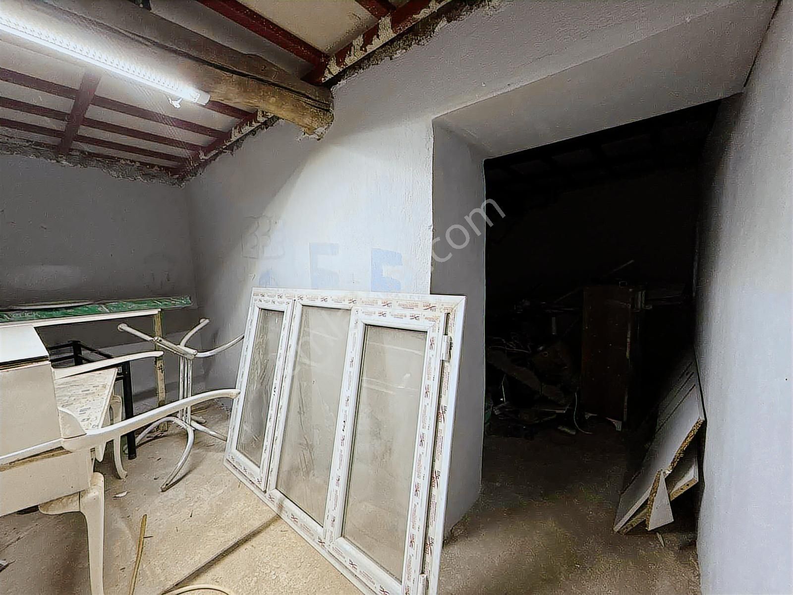 Derin Emlak'tan Muhteşem Konumda Satılık Müstakil Ev - Görsel 13