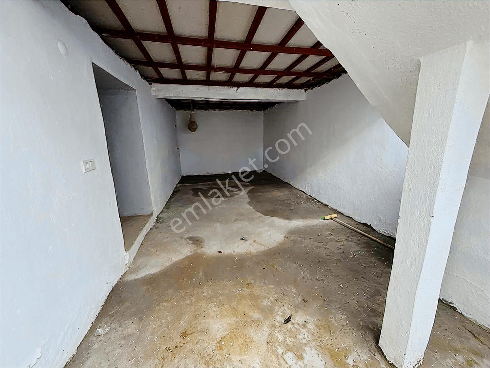 Derin Emlak'tan Muhteşem Konumda Satılık Müstakil Ev - Görsel 15