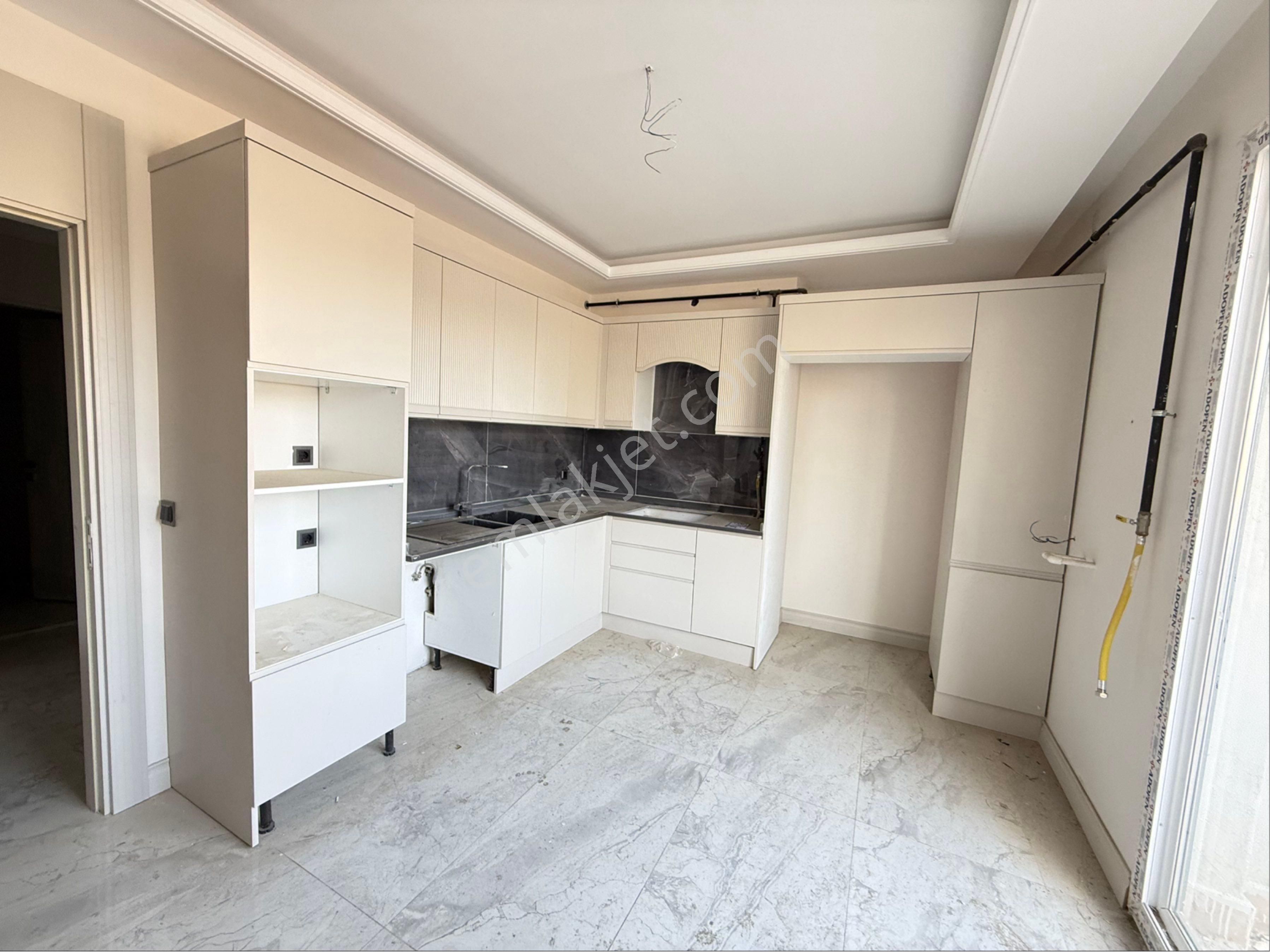 Yeni Cazeevi Karşısı Riva Yapı’da 2.5+1 Kiralık Daire