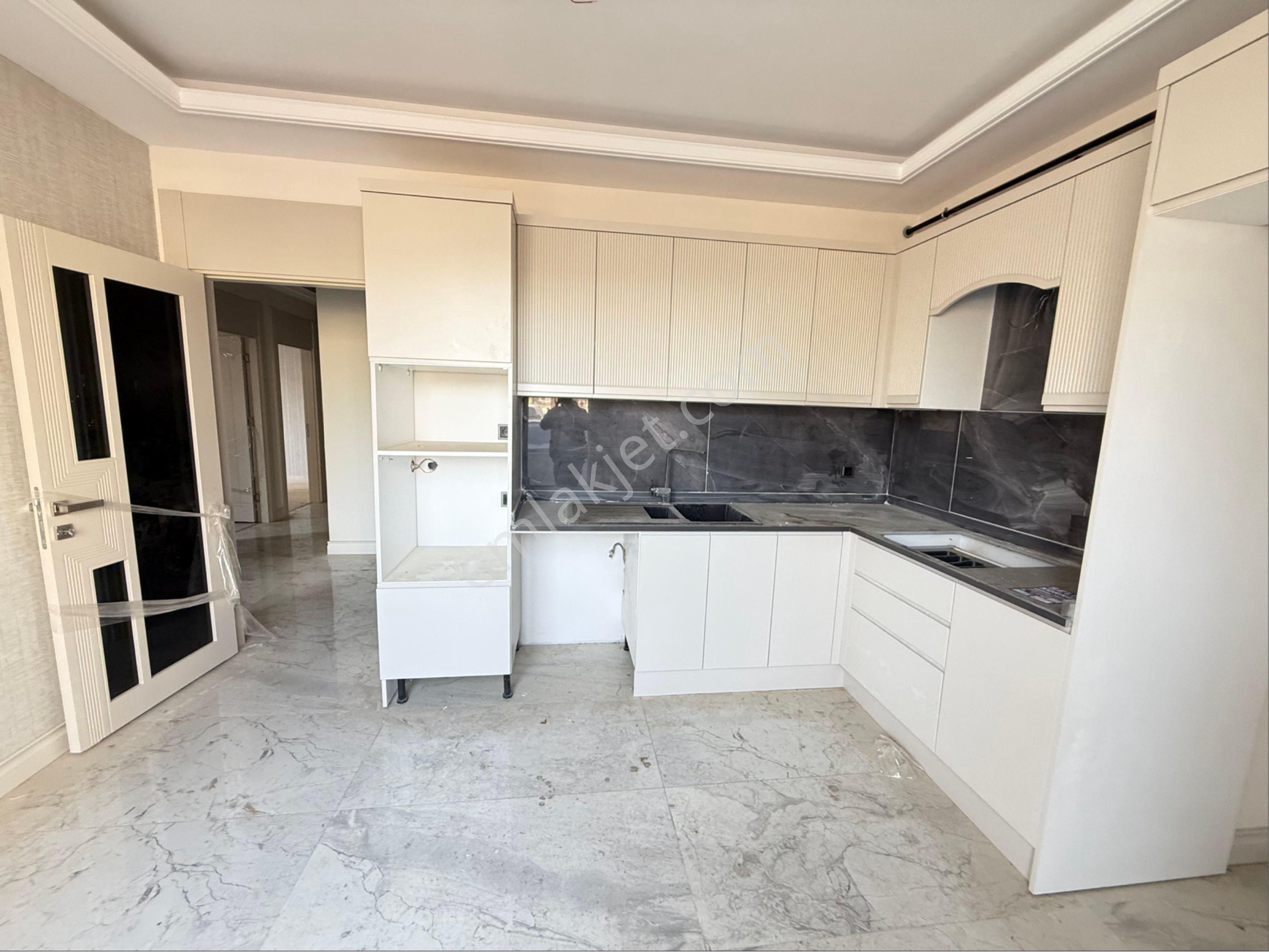 Yeni Cazeevi Karşısı Riva Yapı’da 2.5+1 Kiralık Daire - Görsel 4
