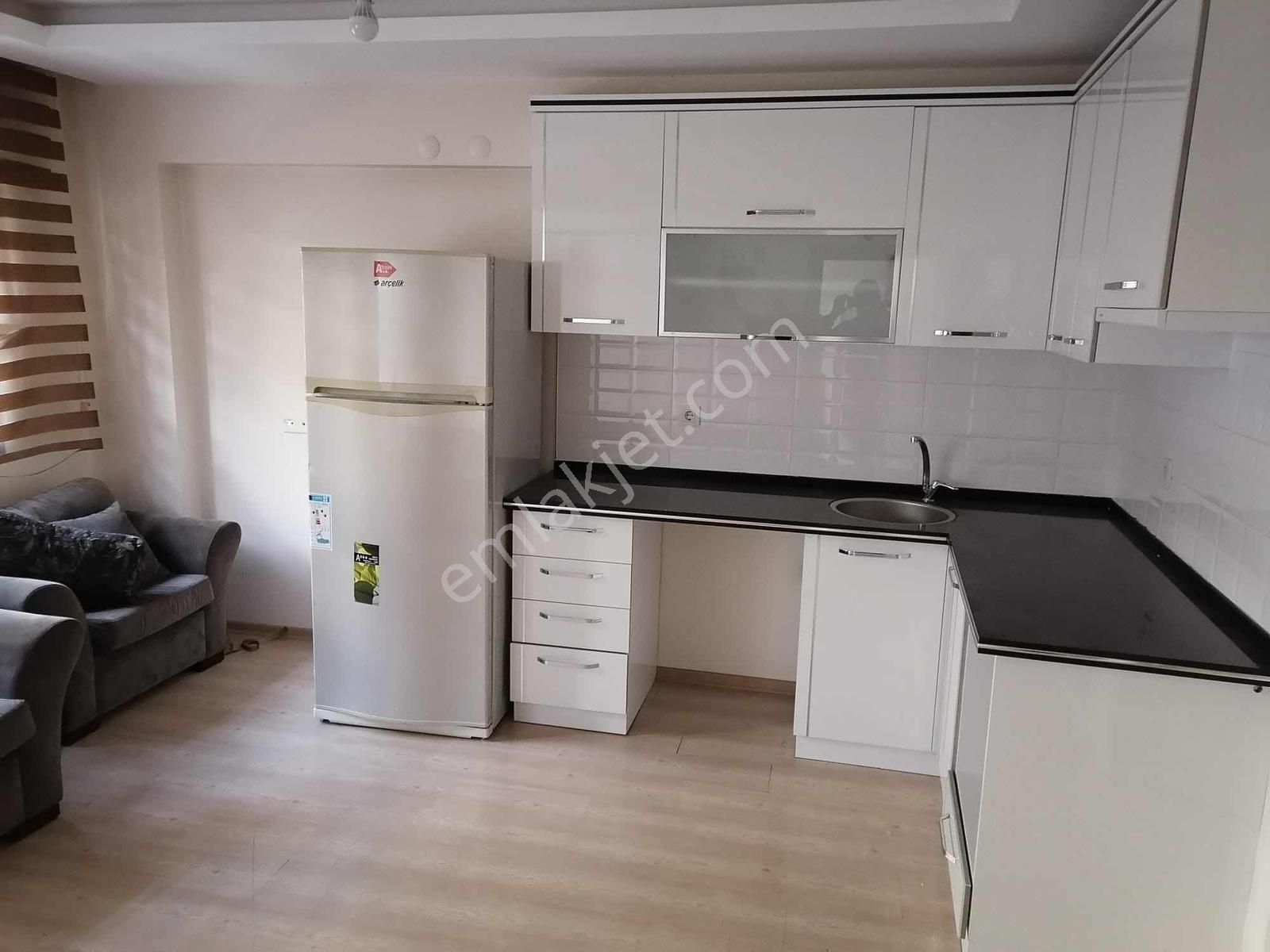 Bulut Emlak'tan Işılay Saygın Lise Civarı Acil 1+1 Daire