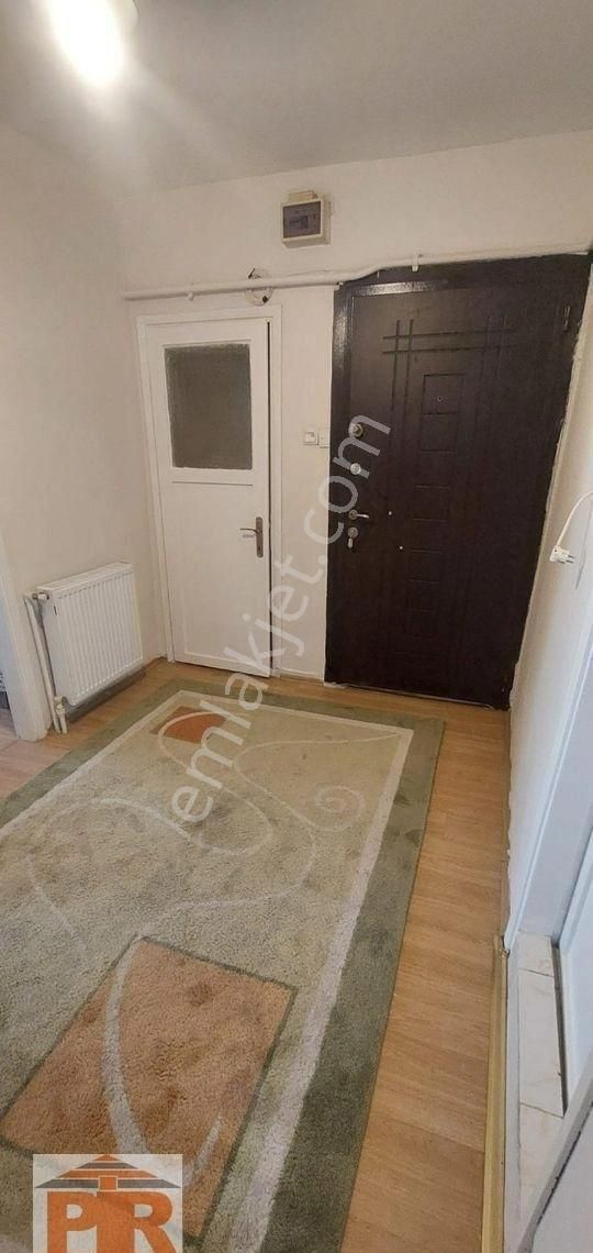 Eski Pazar Caddesinde 2+1 Eşyalı Satılık Daire - Görsel 2