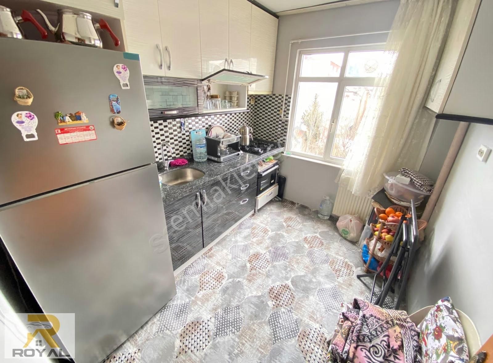 Atatrük Mahallesin'de Cadde Üzeri Köşe Başı Kullanışlı Daire - Görsel 24