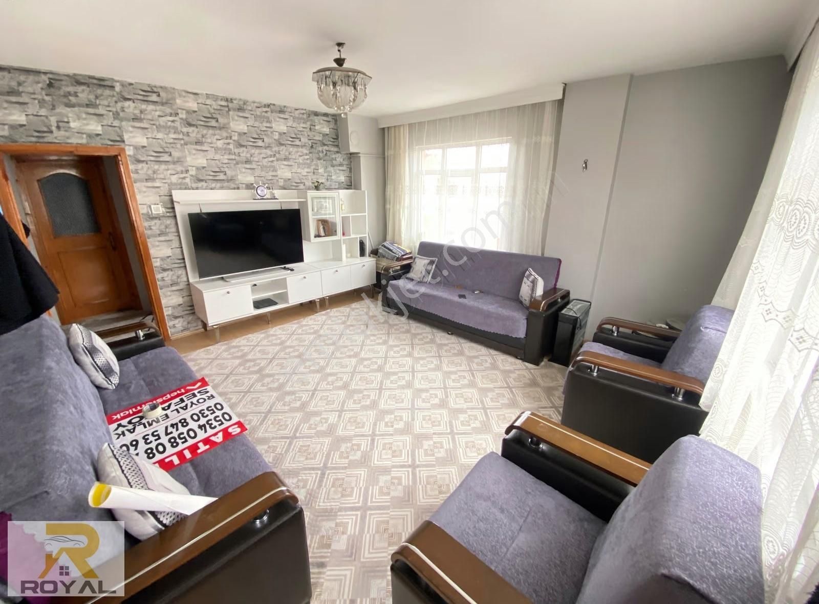 Atatrük Mahallesin'de Cadde Üzeri Köşe Başı Kullanışlı Daire - Görsel 10