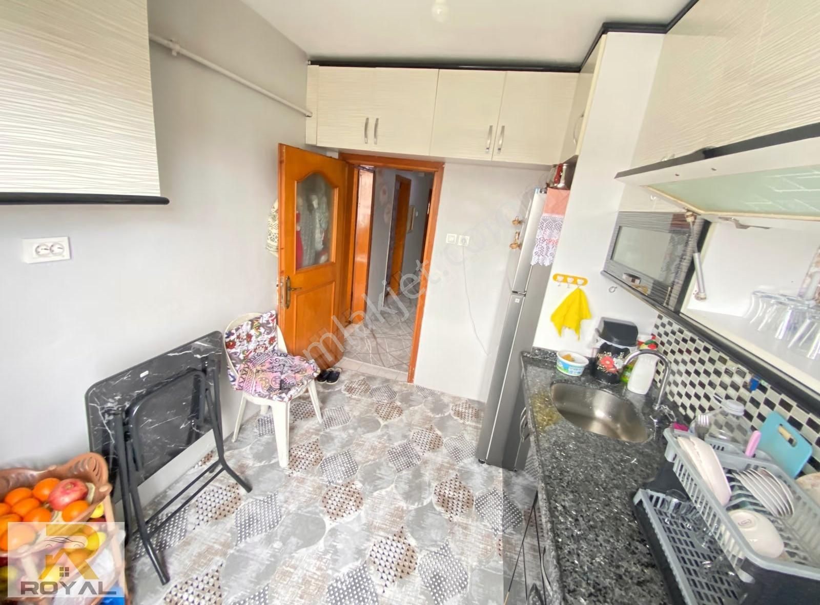 Atatrük Mahallesin'de Cadde Üzeri Köşe Başı Kullanışlı Daire - Görsel 21