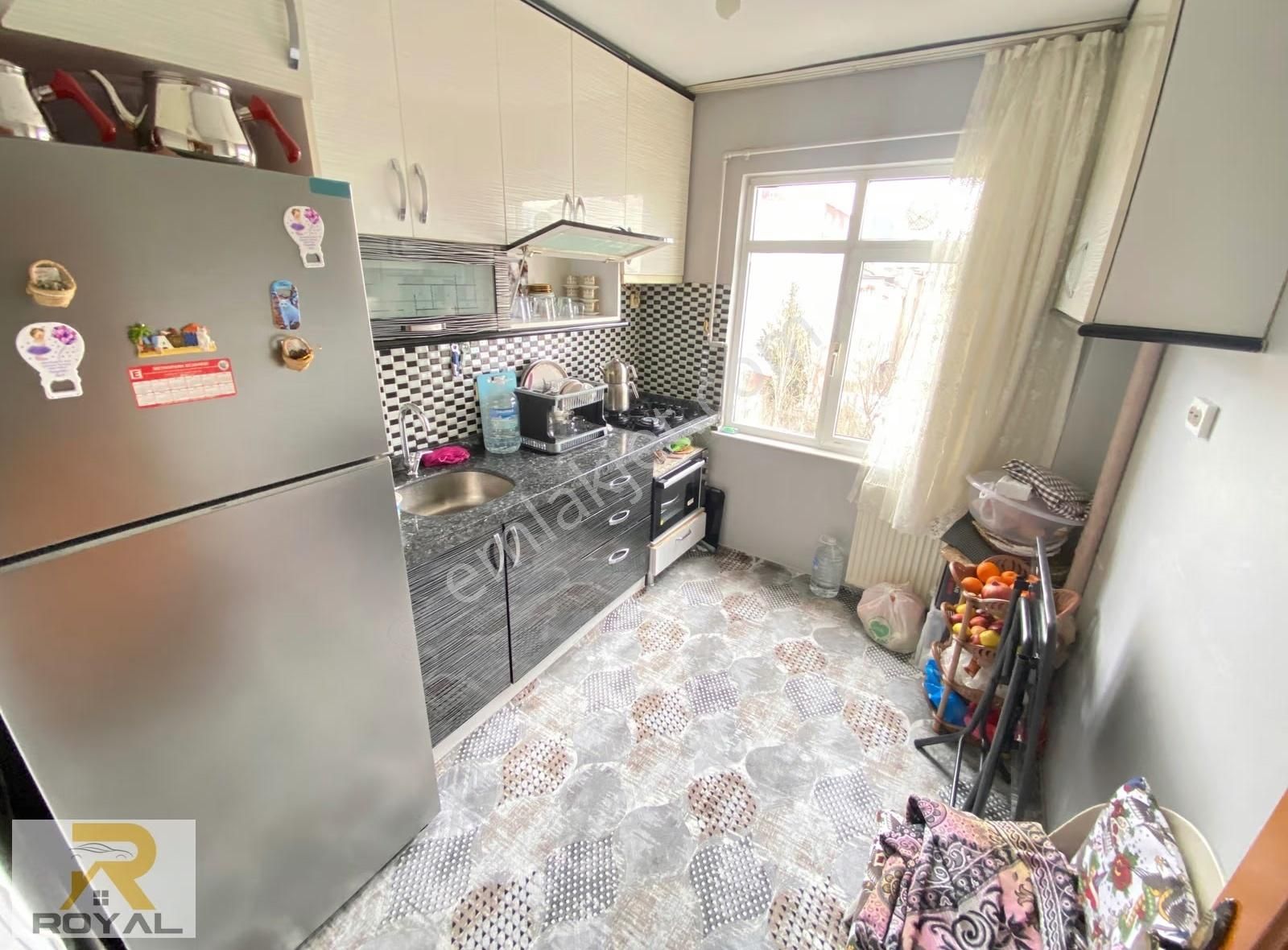 Atatrük Mahallesin'de Cadde Üzeri Köşe Başı Kullanışlı Daire - Görsel 3