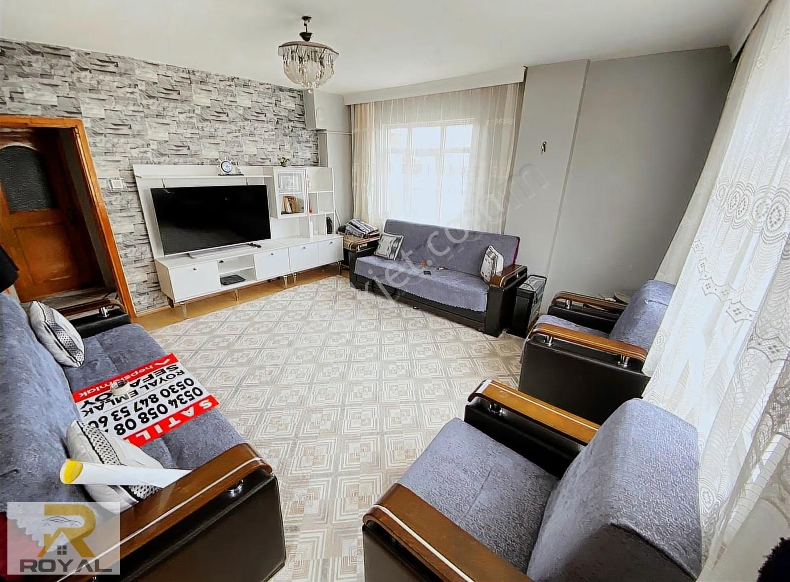 Atatrük Mahallesin'de Cadde Üzeri Köşe Başı Kullanışlı Daire - Görsel 6