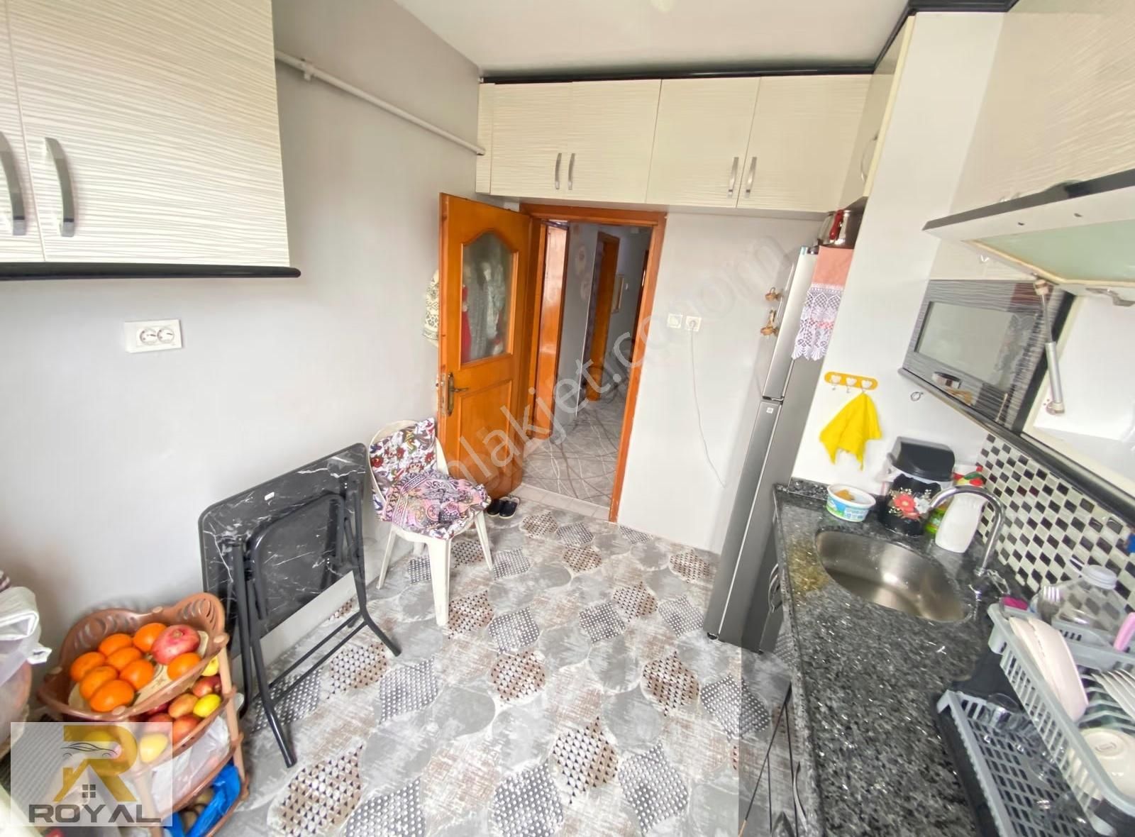 Atatrük Mahallesin'de Cadde Üzeri Köşe Başı Kullanışlı Daire - Görsel 18