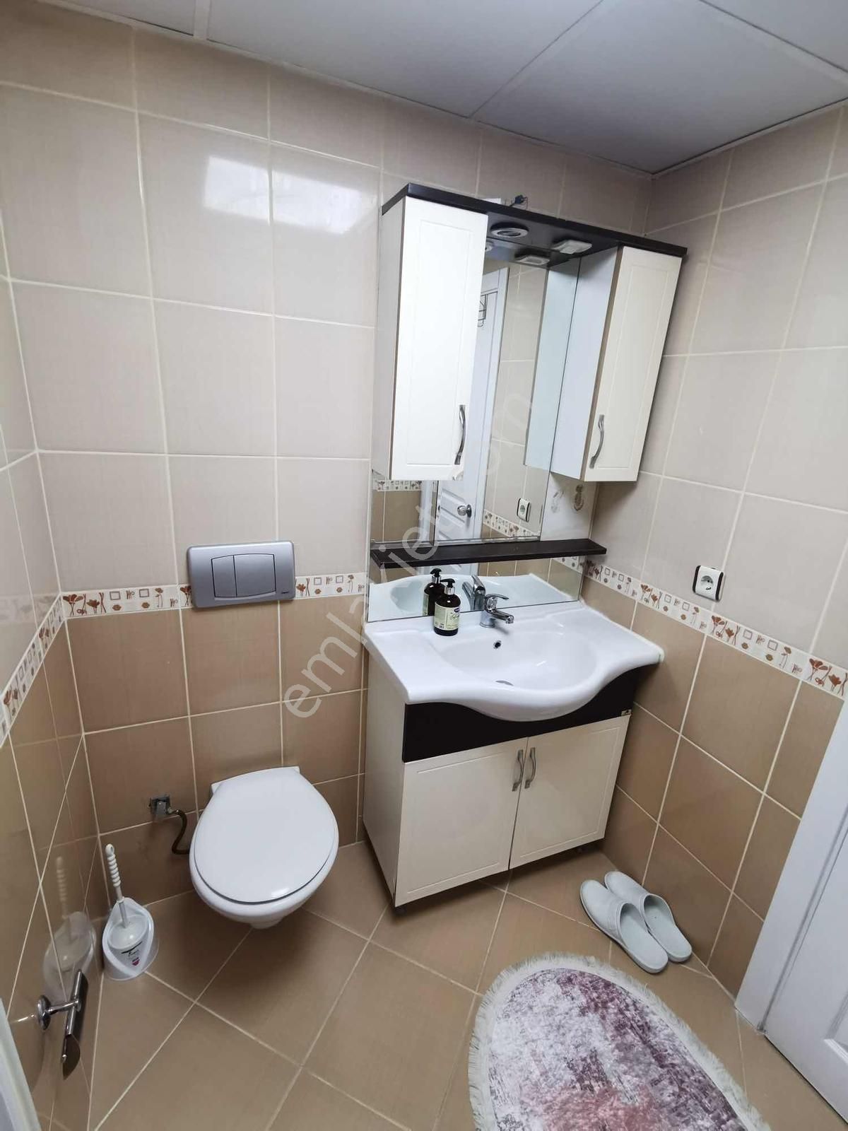 Bulut Emlak'tan Üç Kuyular Yakını Memur Kiracılı 1+1 Daire - Görsel 7