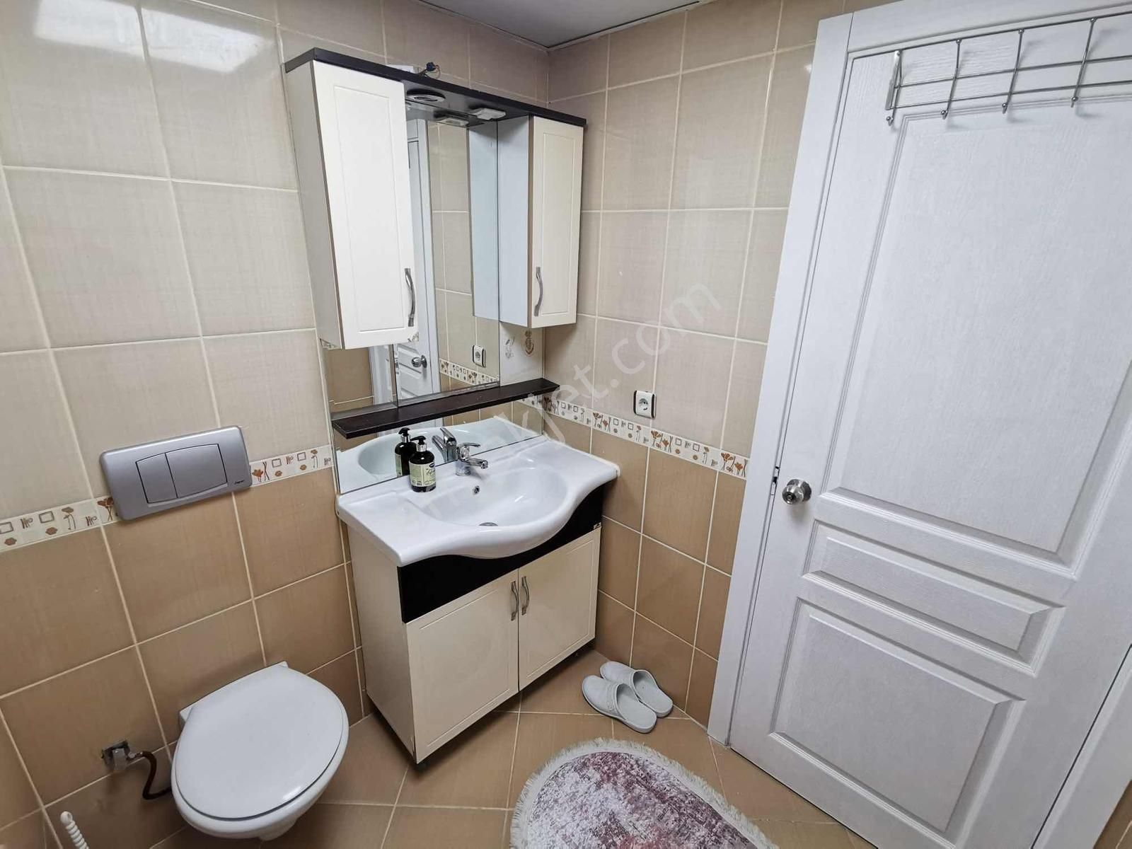 Bulut Emlak'tan Üç Kuyular Yakını Memur Kiracılı 1+1 Daire - Görsel 8