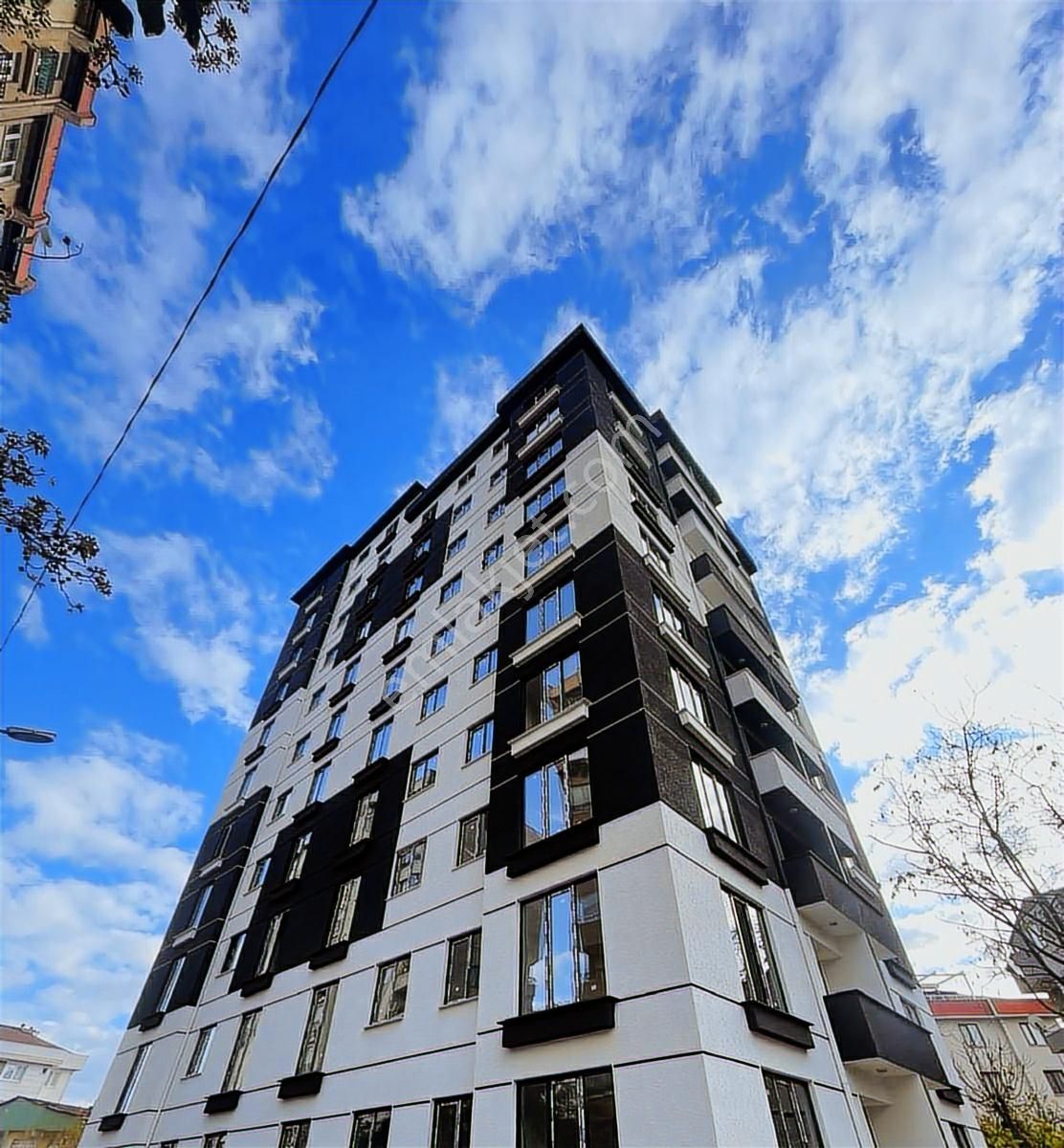 Koru Emlak'tan:2+1=95m2 Arakat Yeni Lüx Daire Satılıktır