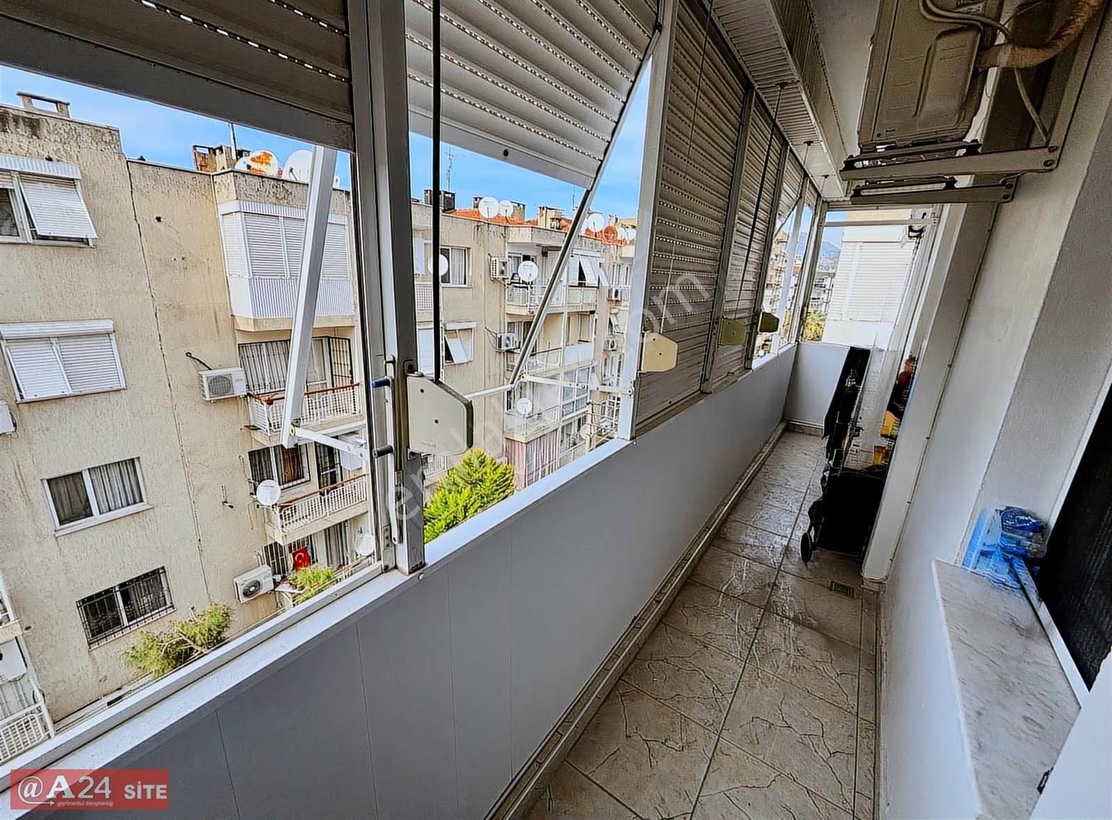 Karşıyaka Dedebaşında Geniş Ferah Yatırımlık 3+1 Daire - Görsel 32