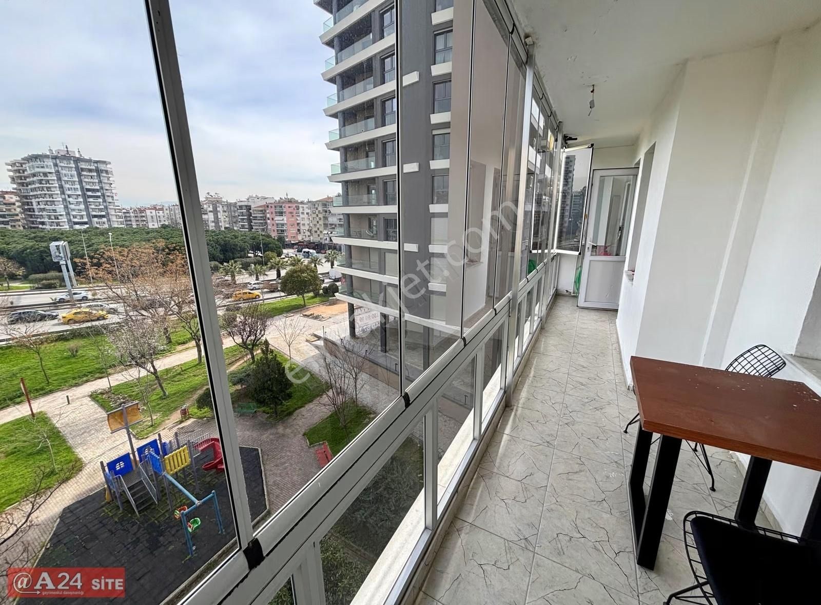 Karşıyaka Dedebaşında Geniş Ferah Yatırımlık 3+1 Daire - Görsel 24