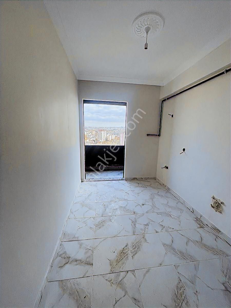Koru Emlak'tan:2+1=95m2 Arakat Yeni Lüx Fırsat Daire Satılıktır - Görsel 14
