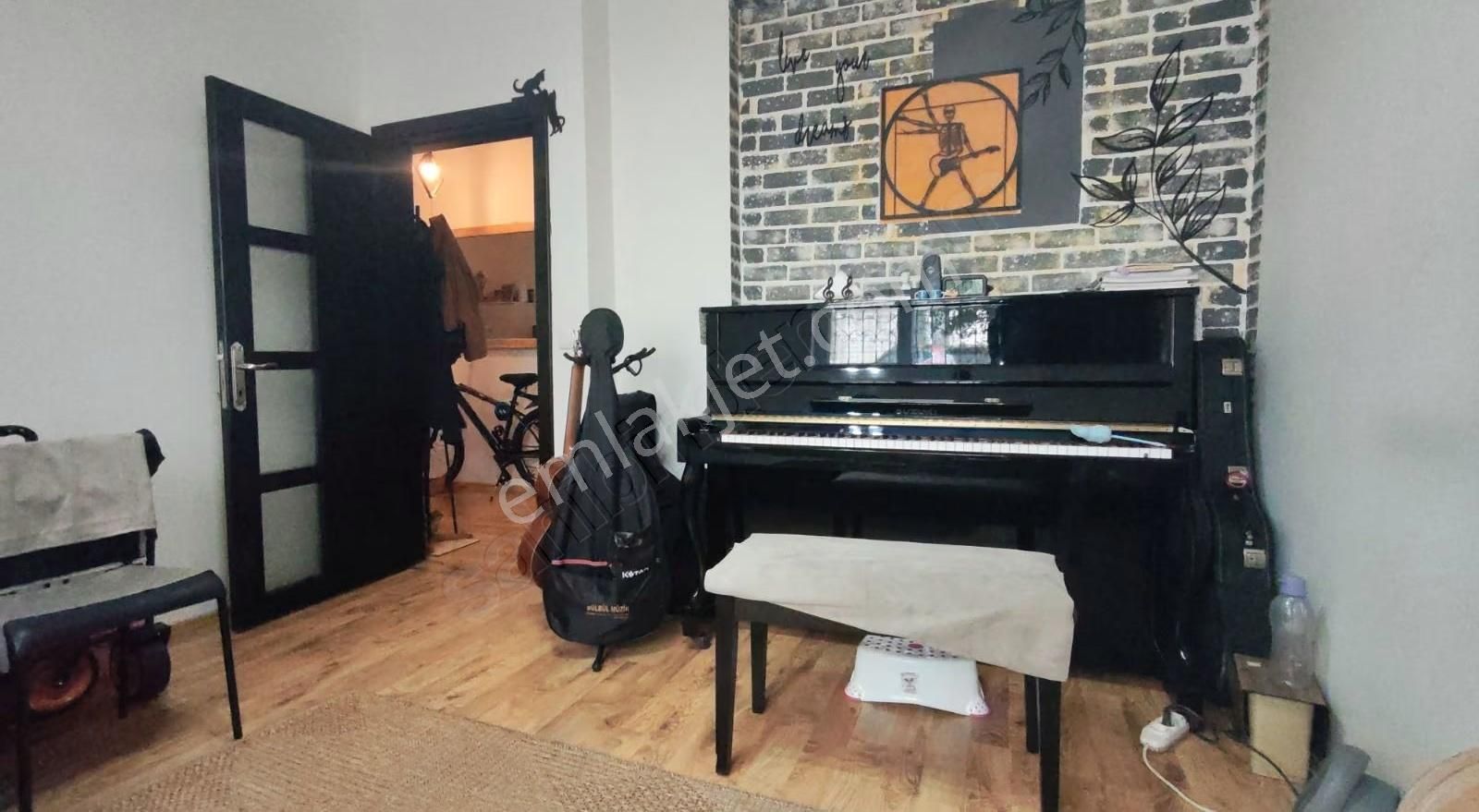 Meydan Kavagi Tramvaya Yakın Ters Dubleks 2+1 100m2 5750000 Tl - Görsel 8