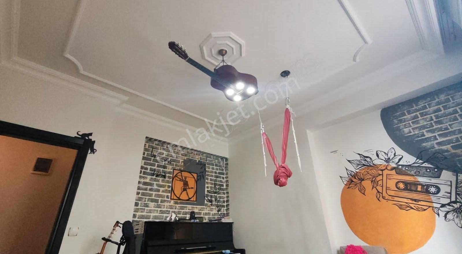 Meydan Kavagi Tramvaya Yakın Ters Dubleks 2+1 100m2 5750000 Tl - Görsel 7