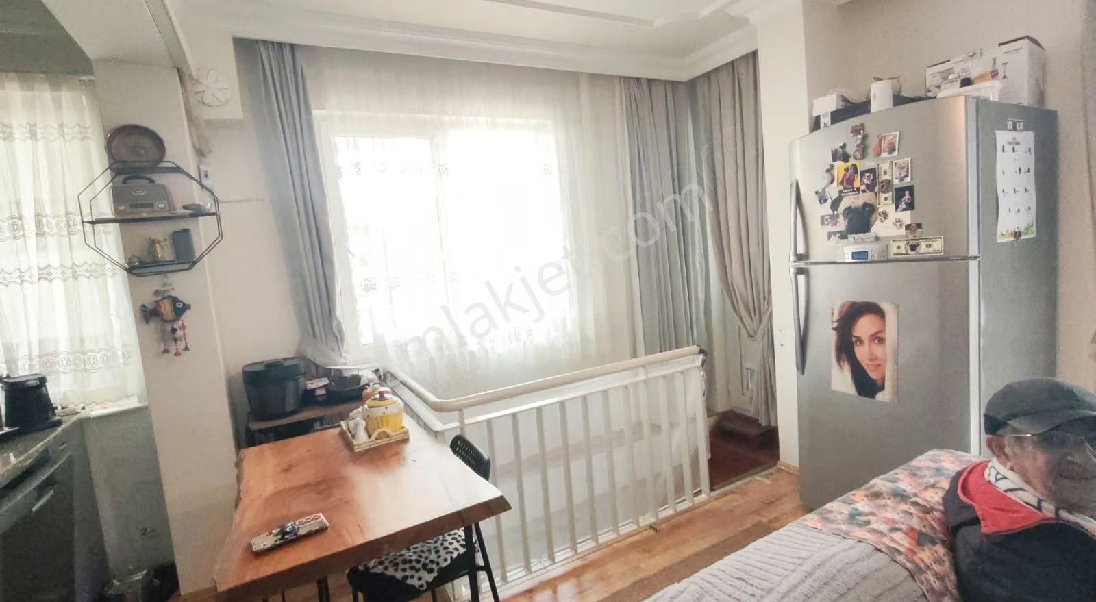 Meydan Kavagi Tramvaya Yakın Ters Dubleks 2+1 100m2 5750000 Tl - Görsel 9