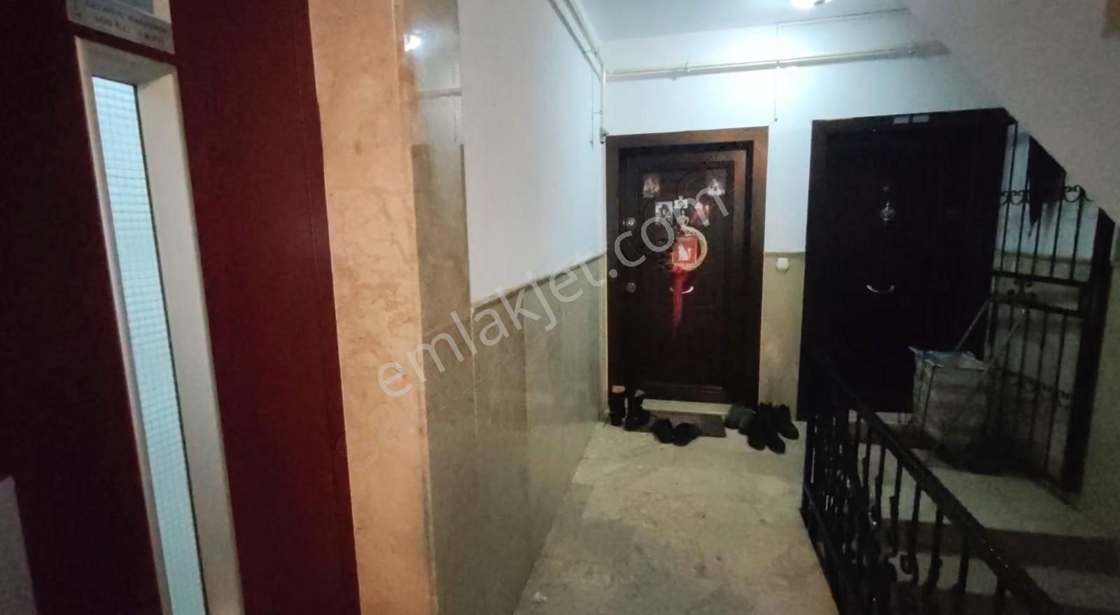 Meydan Kavagi Tramvaya Yakın Ters Dubleks 2+1 100m2 5750000 Tl - Görsel 5