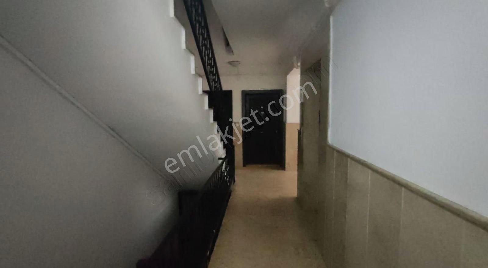 Meydan Kavagi Tramvaya Yakın Ters Dubleks 2+1 100m2 5750000 Tl - Görsel 2