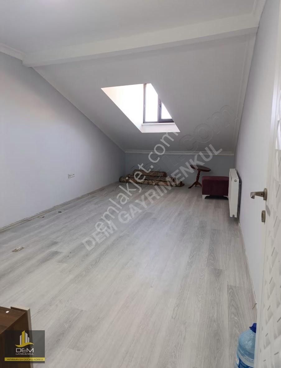 Arnavutköyün Tam Merkezinde Kiralık 2+1 Çatı Daire - Görsel 12
