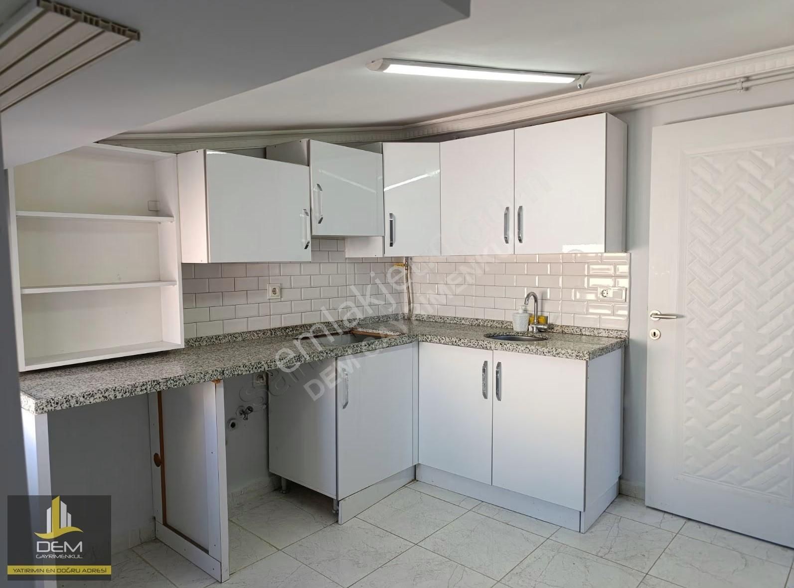 Arnavutköyün Tam Merkezinde Kiralık 2+1 Çatı Daire - Görsel 8