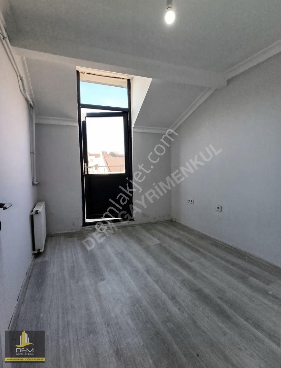 Arnavutköyün Tam Merkezinde Kiralık 2+1 Çatı Daire - Görsel 6