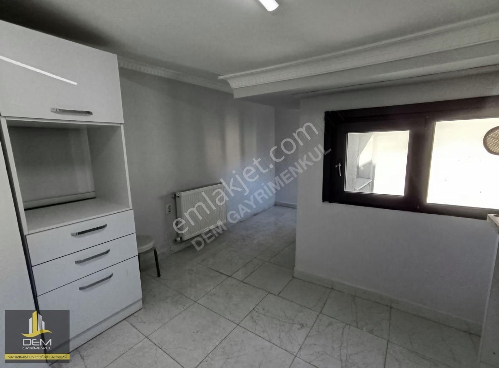 Arnavutköyün Tam Merkezinde Kiralık 2+1 Çatı Daire - Görsel 13