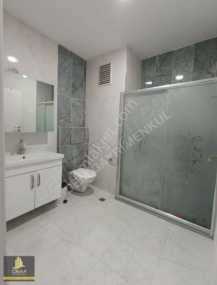 Arnavutköyün Tam Merkezinde Kiralık 2+1 Çatı Daire - Görsel 4