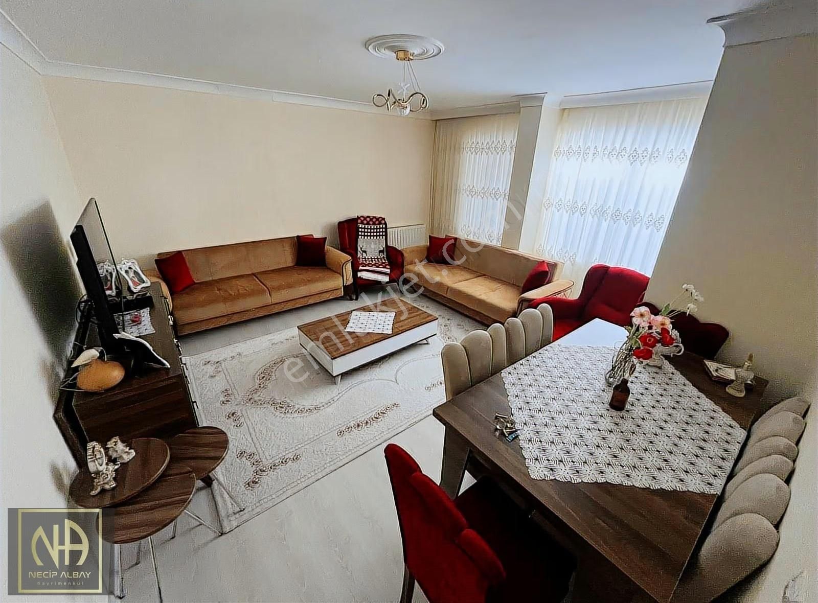 Necip Albay'dan Katta Cadde Üzeri Lüx Yapılı 2+1 Fırsat Dairesi - Görsel 4