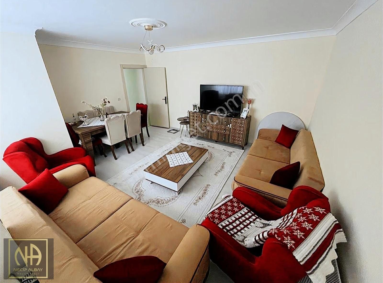 Necip Albay'dan Katta Cadde Üzeri Lüx Yapılı 2+1 Fırsat Dairesi - Görsel 11