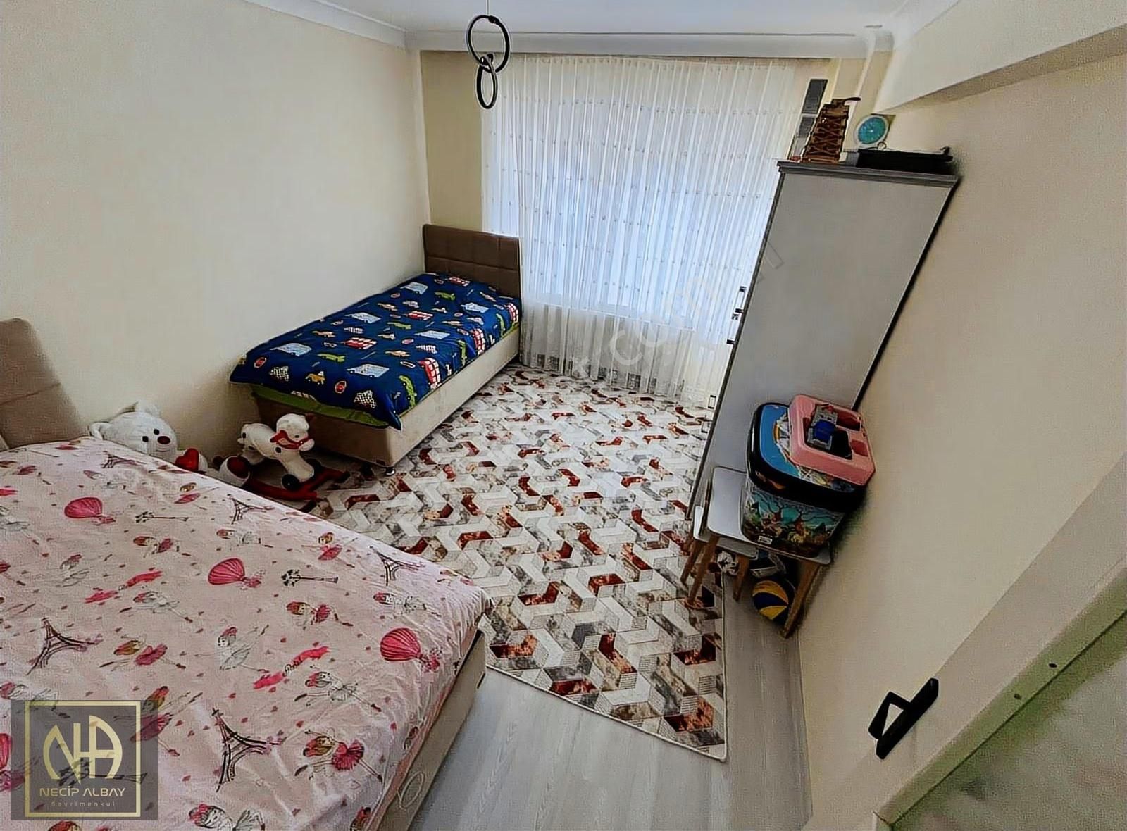 Necip Albay'dan Katta Cadde Üzeri Lüx Yapılı 2+1 Fırsat Dairesi - Görsel 17