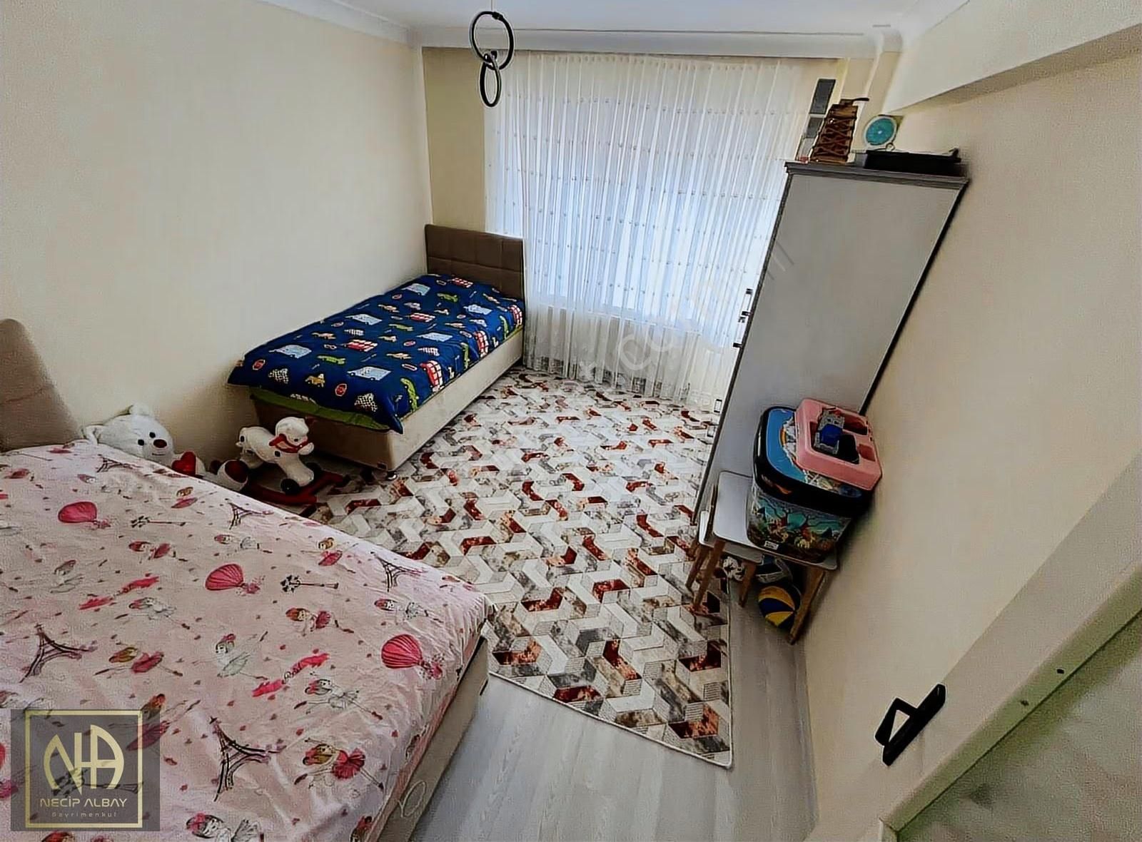 Necip Albay'dan Katta Cadde Üzeri Lüx Yapılı 2+1 Fırsat Dairesi - Görsel 15