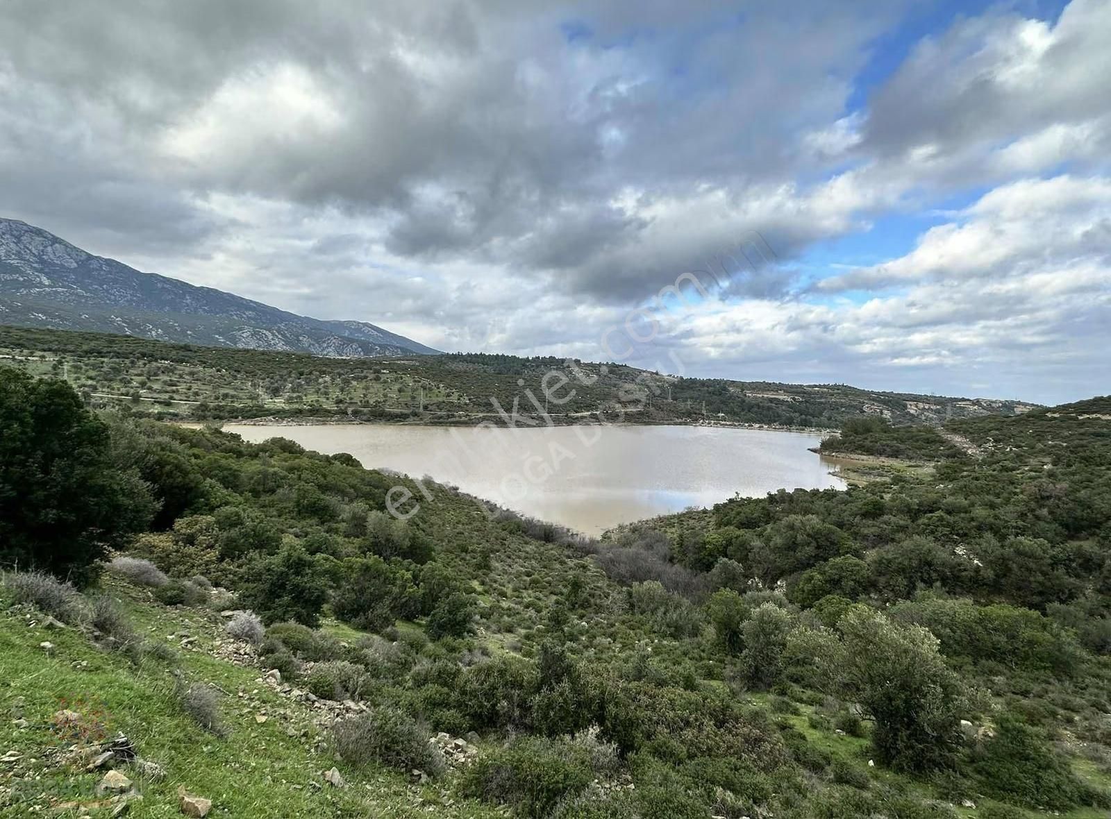 Doğa Dostu'ndan Karaburun Eğlenhoca Gölet Mevki 8102 M2 Tarla