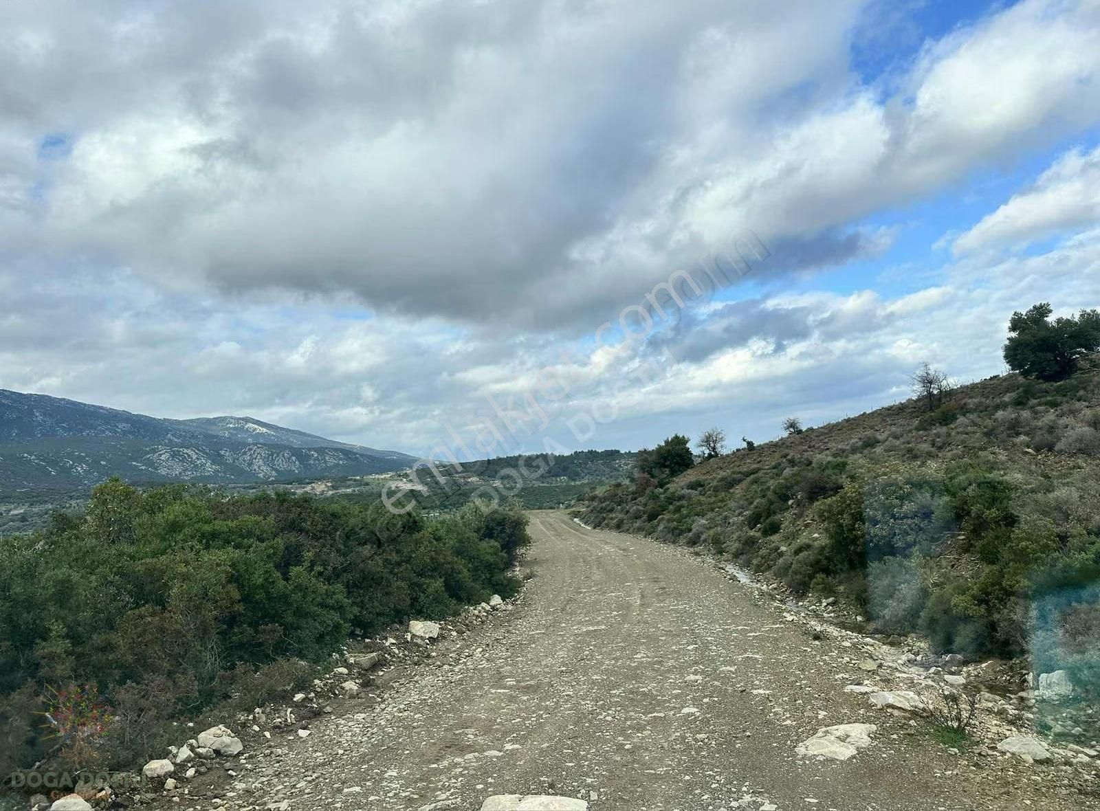 Doğa Dostu'ndan Karaburun Eğlenhoca Gölet Mevki 8102 M2 Tarla - Görsel 9