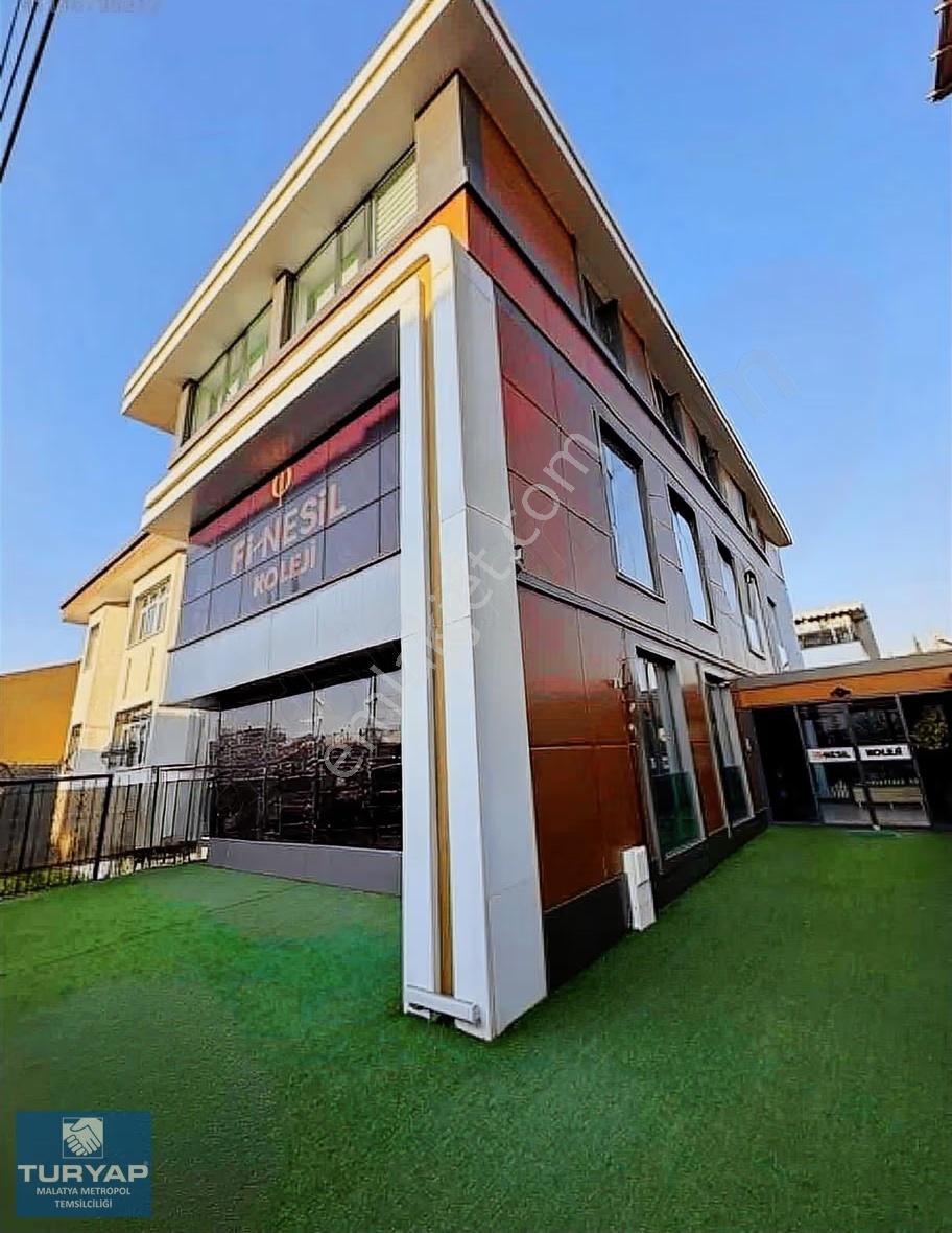 Turyap Metropol'den Özalper'de 613m² Satılık Villa