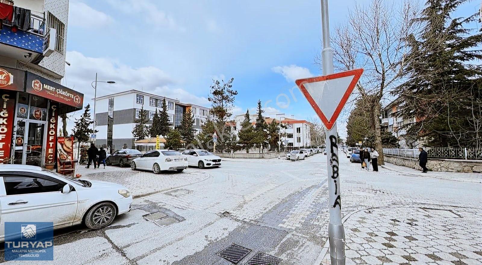 Turyap Metropol'den Koyunoğlu'nda Satılık 150m² Dükkan - Görsel 3