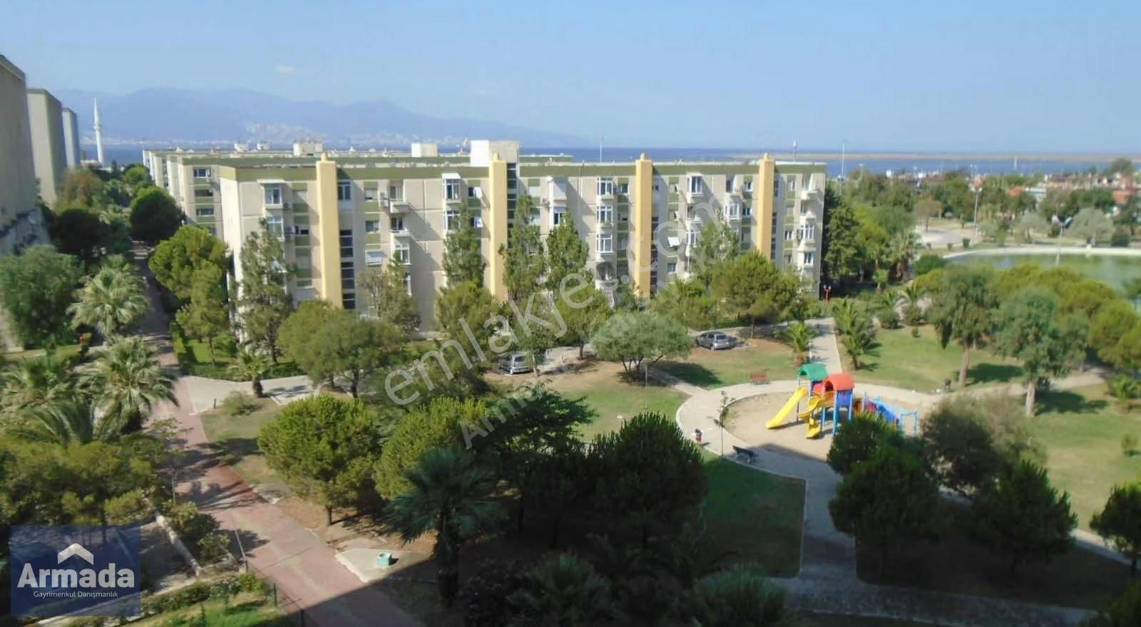 Atakent Bergama Bloklarında, Park Ve Deniz Manzaralı 1+1 Daire