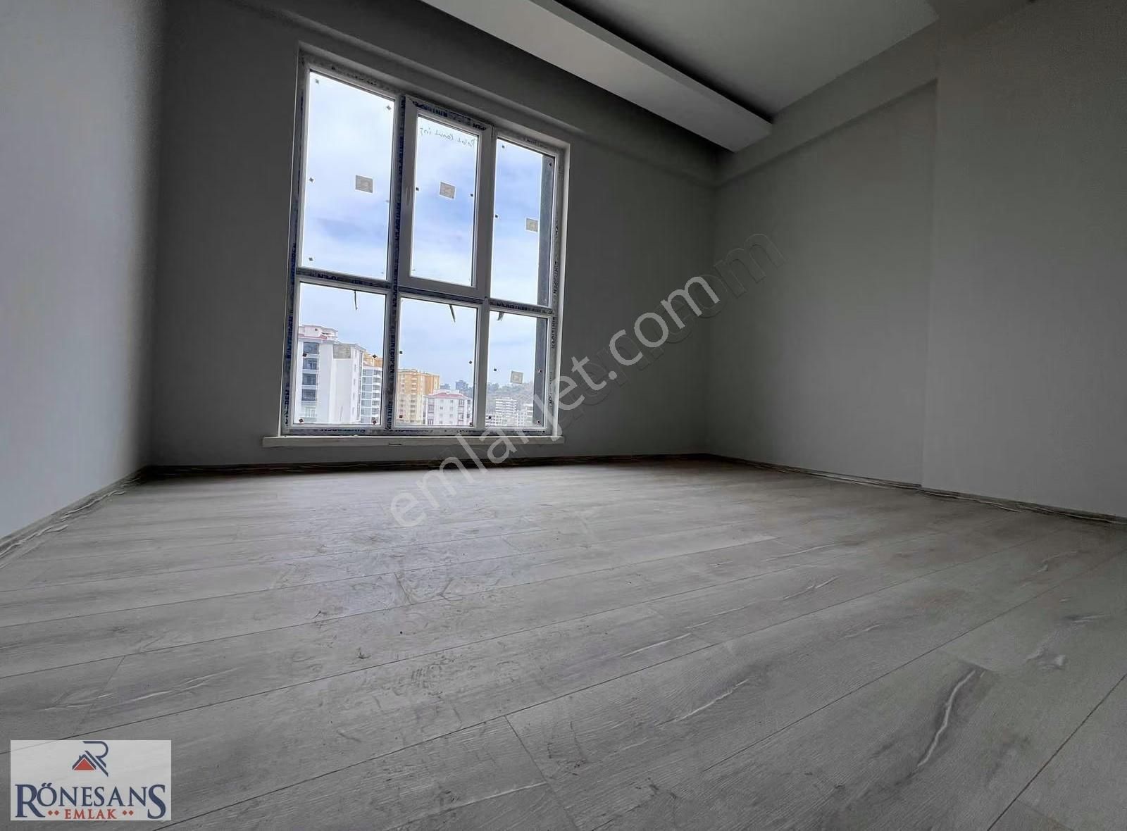 Rönesans Emlak'tan Geniş Ve Kullanışlı 1+1 Daire - Görsel 3