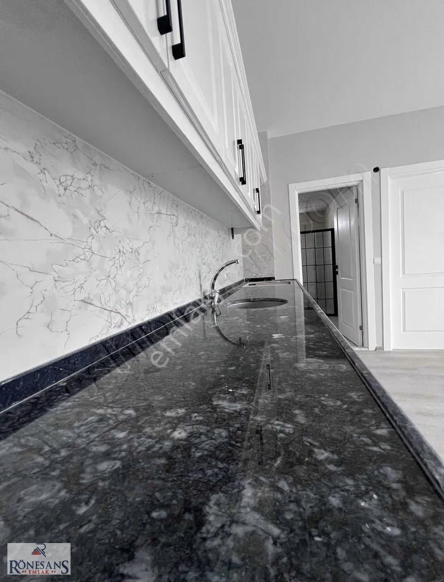 Rönesans Emlak'tan Geniş Ve Kullanışlı 1+1 Daire - Görsel 2